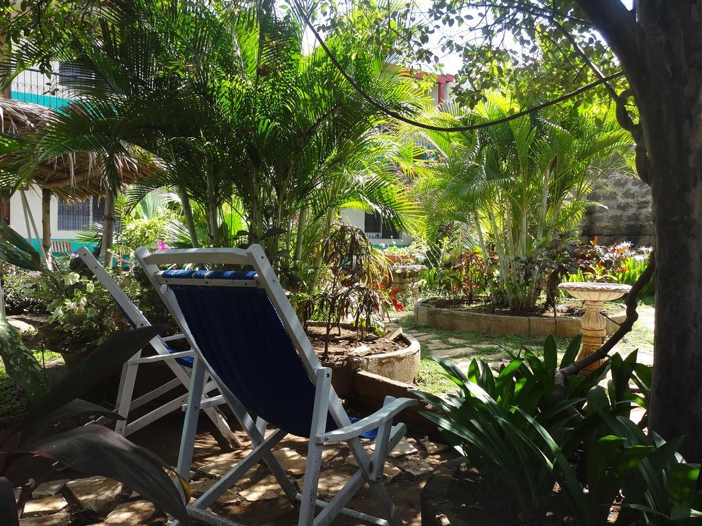 Harvest House Nicaragua Hotel León Buitenkant foto
