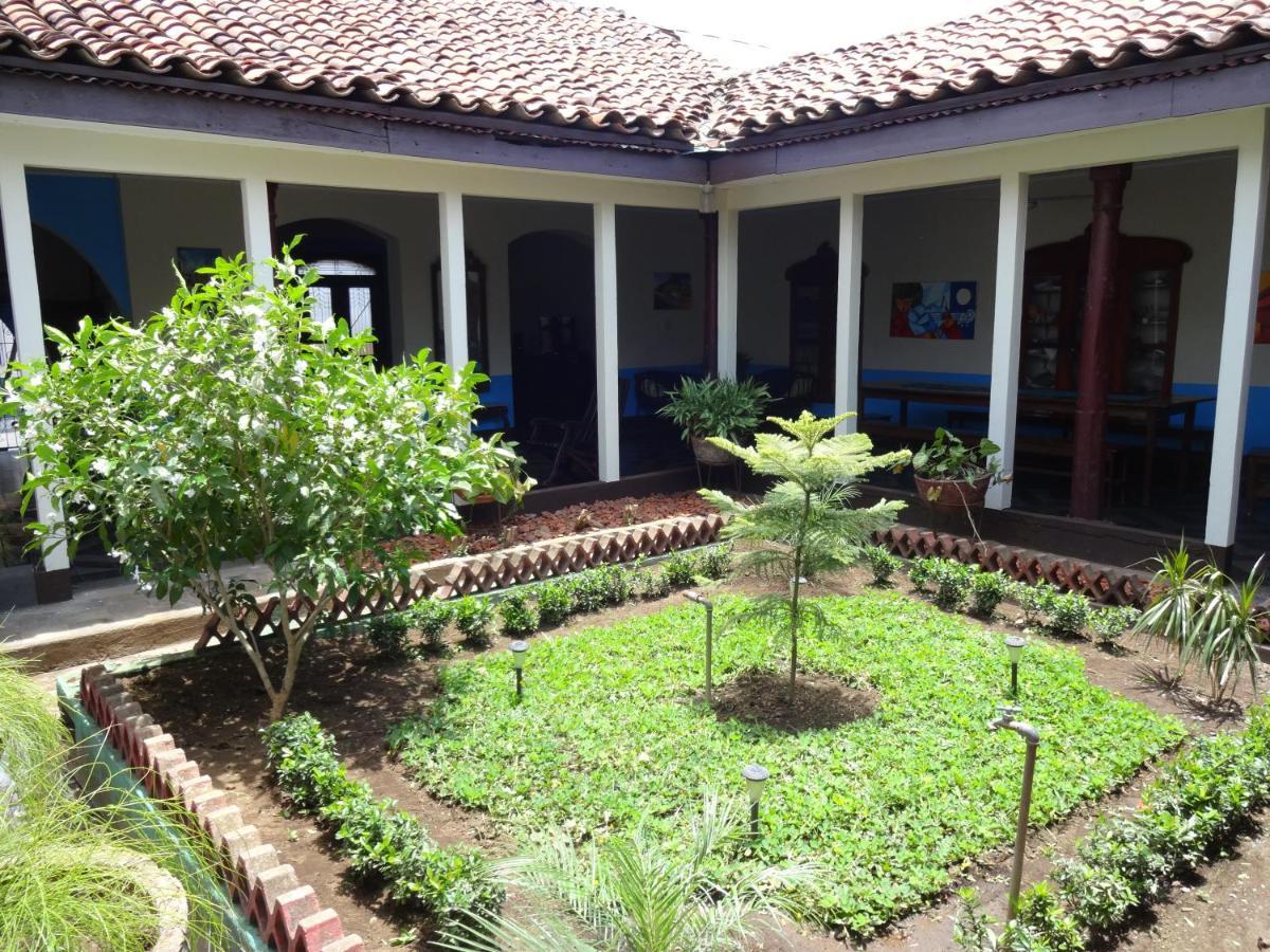 Harvest House Nicaragua Hotel León Buitenkant foto